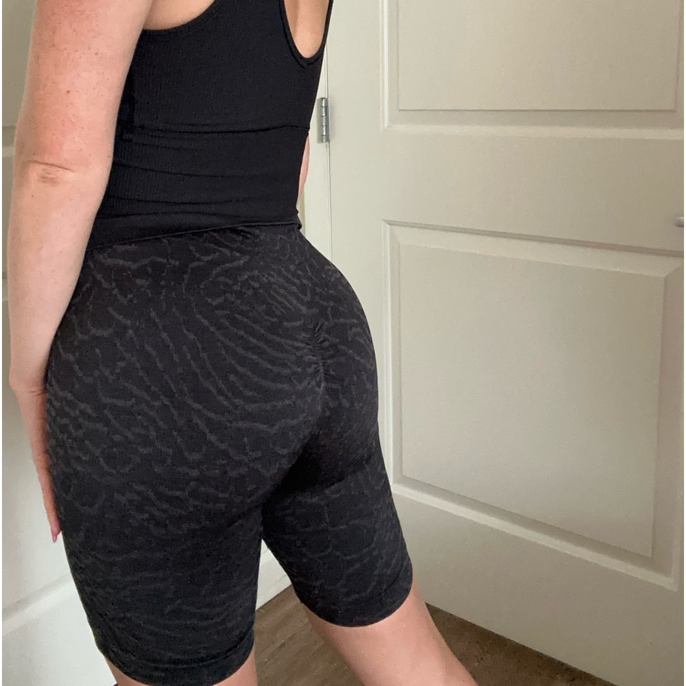 Gymshark Biker Shorts - Picture 2 of 2